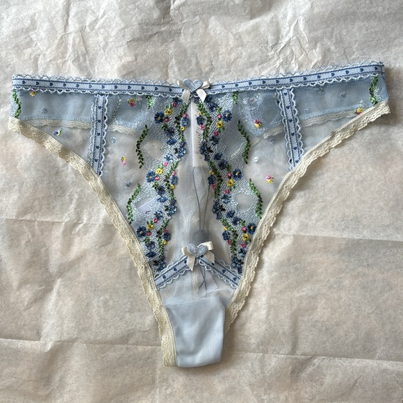 For Love And Lemons 🍋 midsummer high waisted thong , baby blue floral - Picture 3 of 7